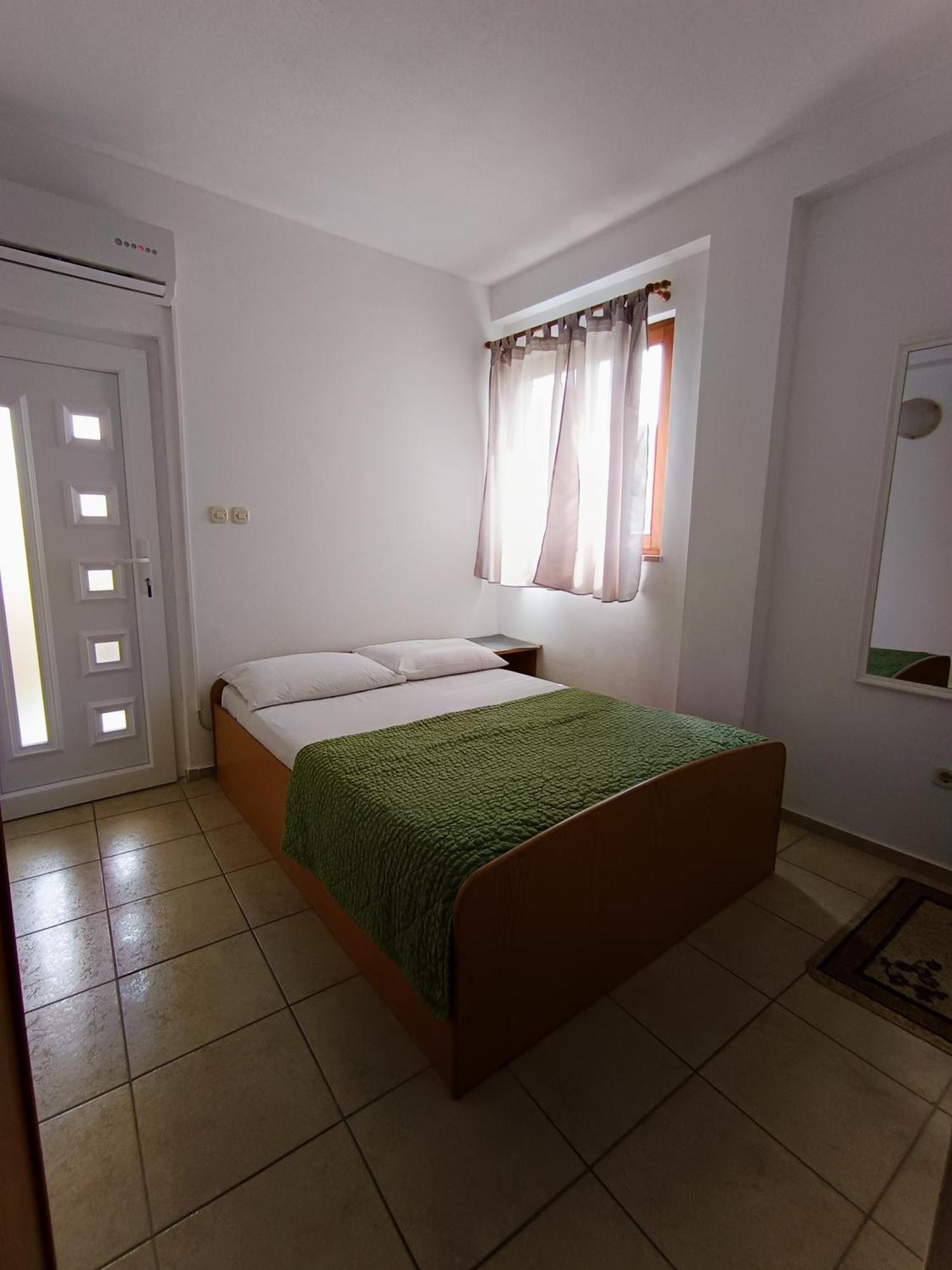 Studio Apartmani Marinella Baška Voda Habitación foto